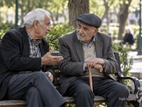 خبر خوش برای بازنشستگان تأمین اجتماعی / اعتبار خرید معادل یک ماه حقوق فعال شد + لینک ثبت‌نام