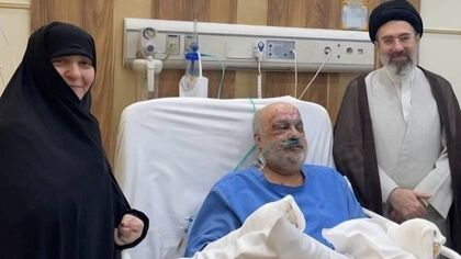 برای نخستین‌بار؛ تصویر سیدمجتبی خامنه‌ای در کنار سفیر ایران پس از انفجار پیجرها